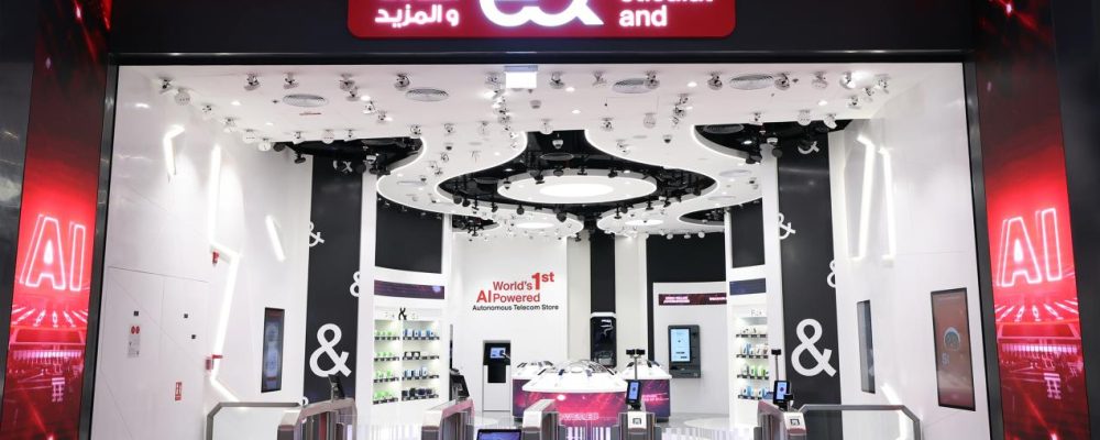 e& UAE Continues To Transform Retail, Opening The Second AI-Powered EASE Store In Dubai Mall