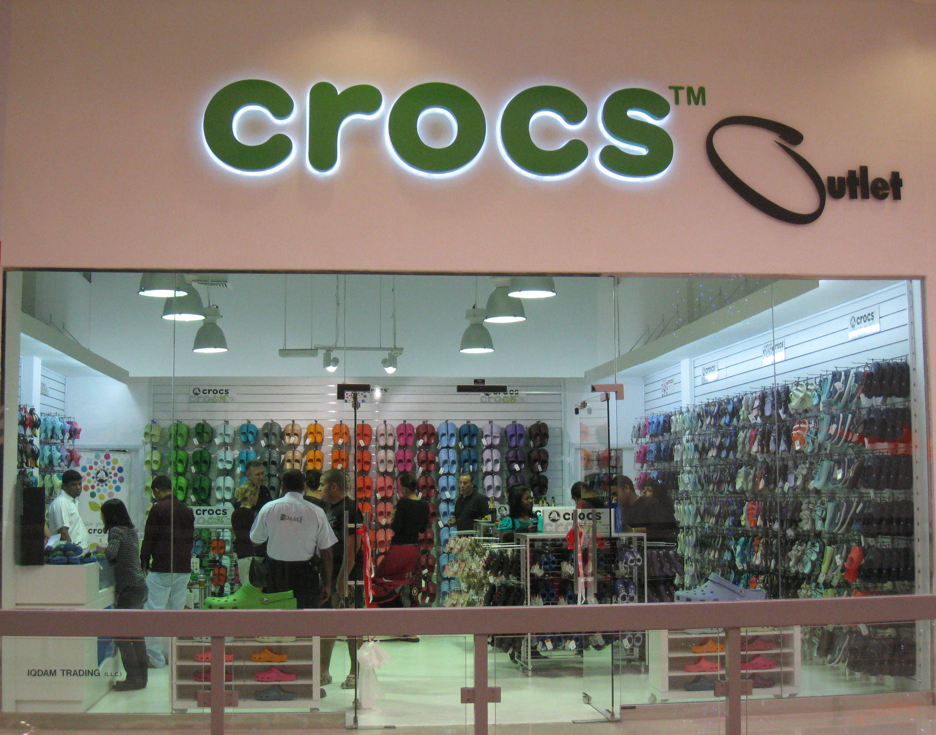 croc store woodfield mall